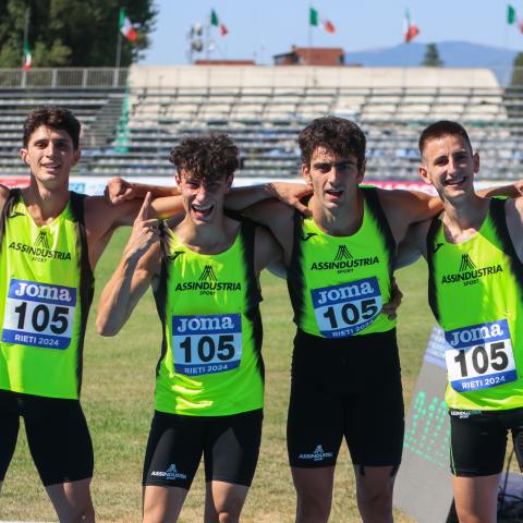 4x400